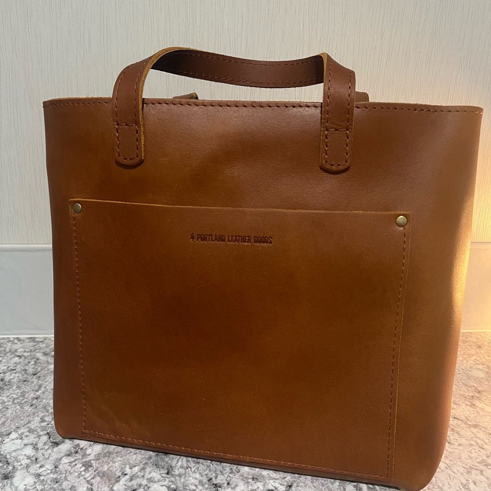 EUC PLG Honey medium crossbody